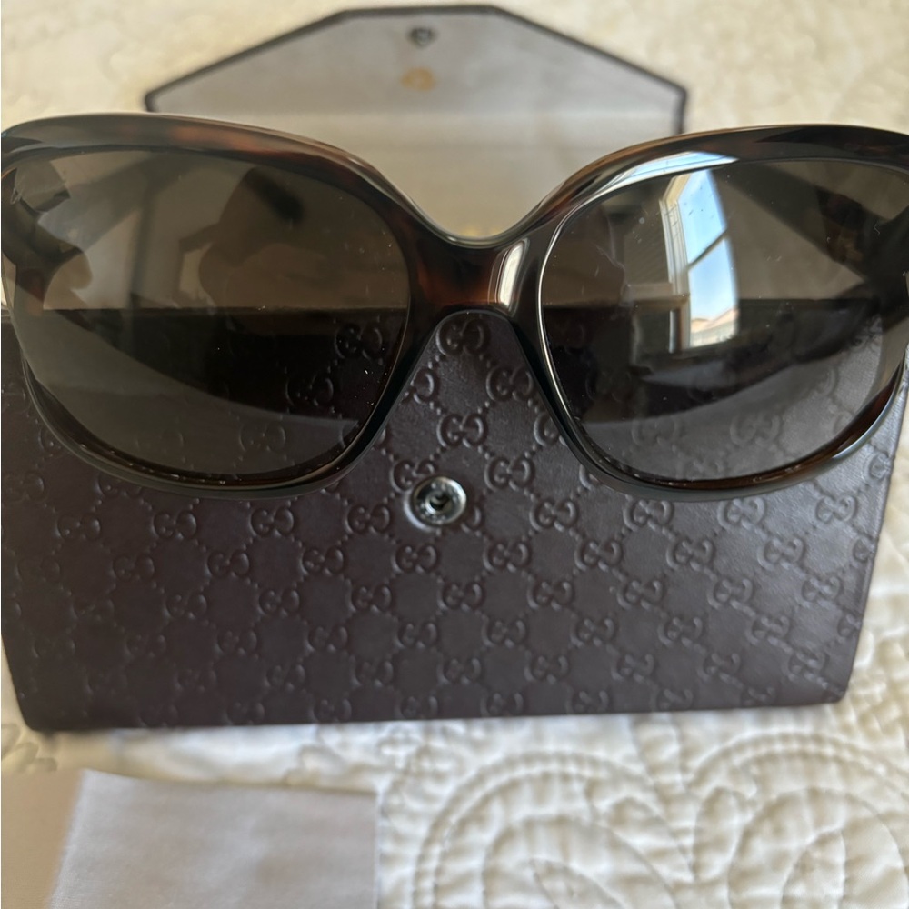 Gucci sunglasses NEW